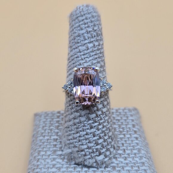 Size 8 Sterling Silver Brilliant Pink Cubic Zirconia Gem Band Ring A5333 - Picture 1 of 9